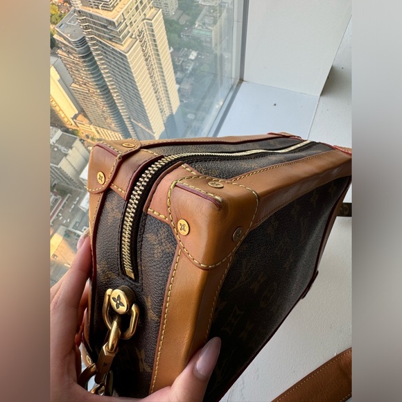 LV SOFT TRUNK LARGE MONOGRAM GHW - Picture 5 of 12